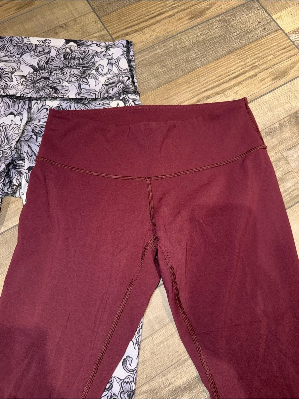 Lululemon bundle 6 and 8 Pre-owned
